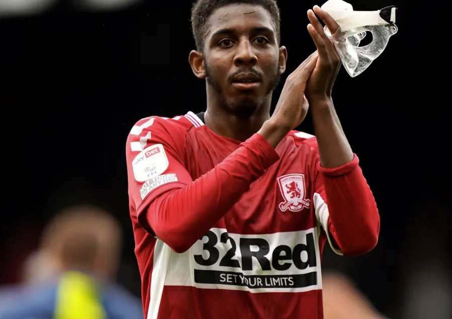 Isaiah Jones Lights Up the Flank